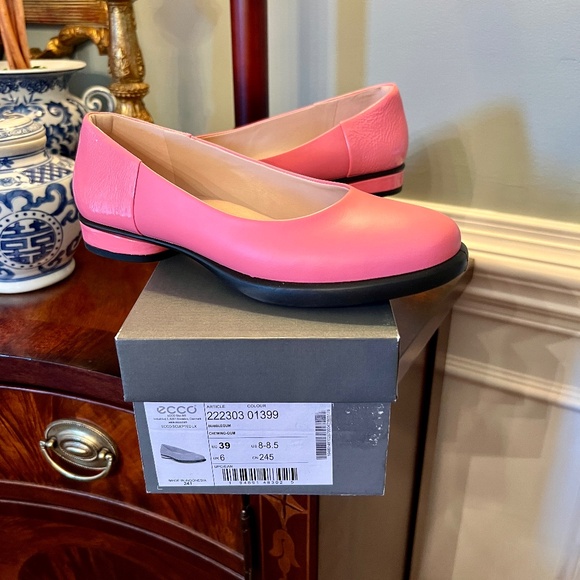 NWB ECCO Sculpted LX 15 Leather Ballerina Flats in Pink Size 39 or 8 - 8.5 - Picture 1 of 6